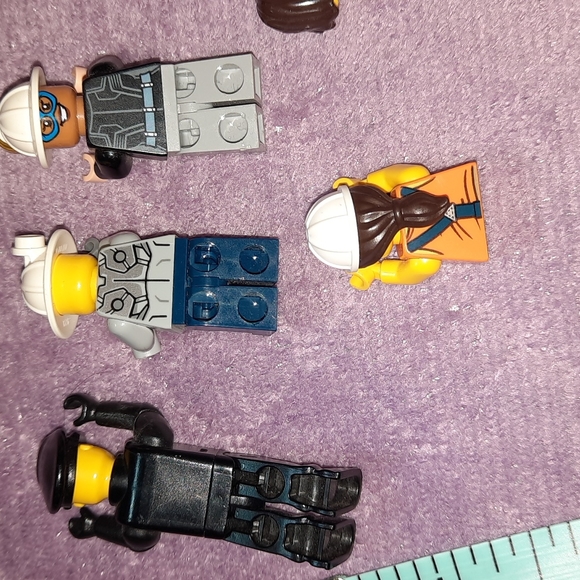 Lego Toys 3 and 1/2 men - Picture 8 of 8